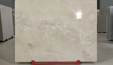 تصویر 1 از سنگ تراورتن ارس گزینه‌ ای مطمئن برای استفاده در نما و فضا های عمومی